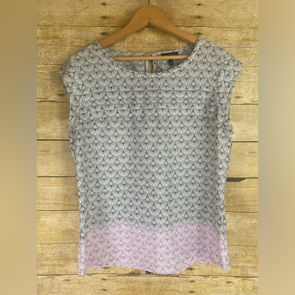The Limited Scalloped Blouse Size M Sleeveless Career Top